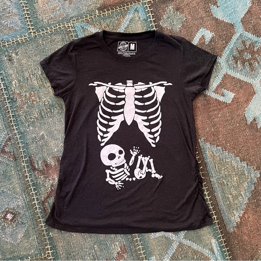 Medium maternity Halloween, skeleton shirt